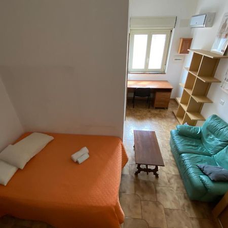 Stanza Privata Dotata Di Tutti I Comfort-Centro Storico Palermo Apartment Luaran gambar
