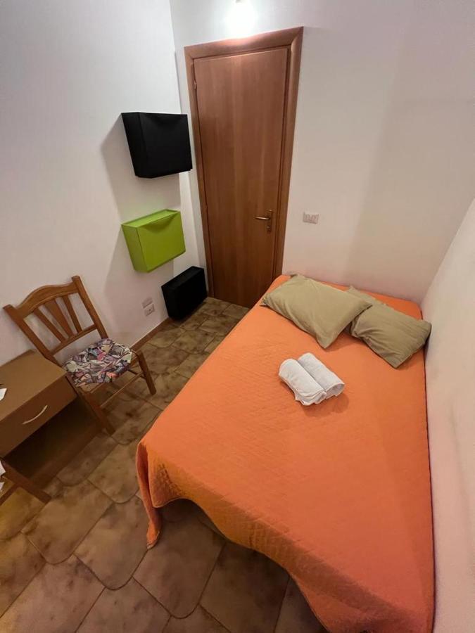 Stanza Privata Dotata Di Tutti I Comfort-Centro Storico Palermo Apartment Luaran gambar